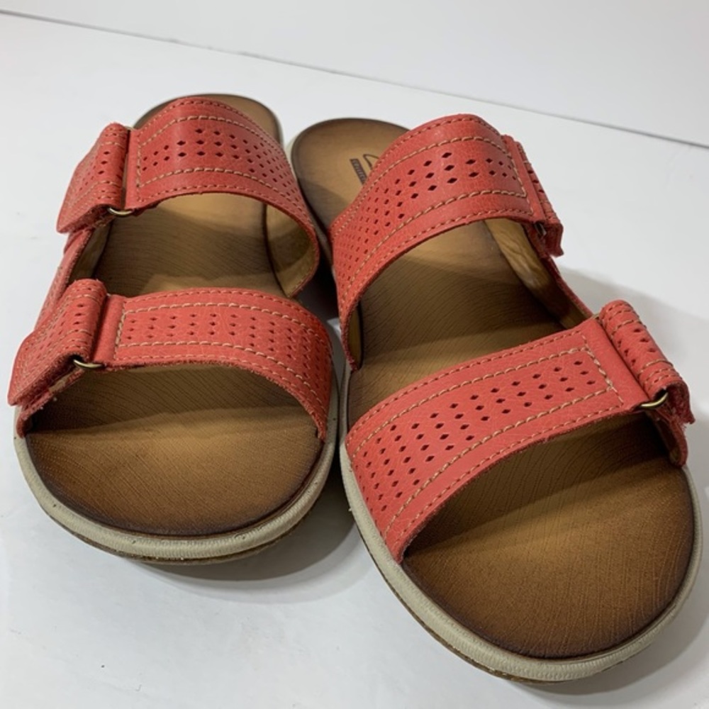 New in Box Clarks Coral Leather Sandals SZ 10 Wide‎
